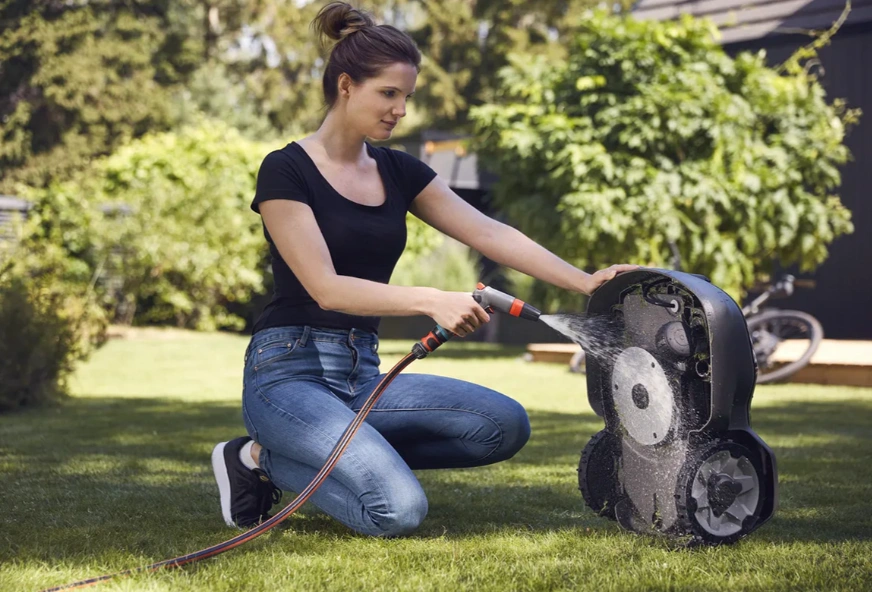 Газонокосилка-робот Husqvarna Automower 305 (9679740-10) original5 Газонокосилка-робот Husqvarna Automower 305 (9679740-10) original5