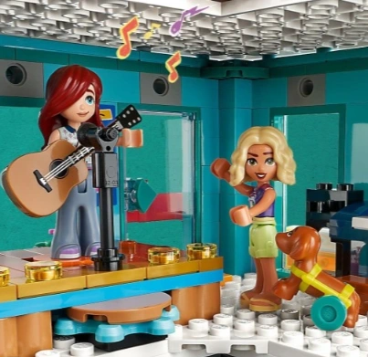 Блочный конструктор LEGO Friends Хартлейк-Сіті. Громадський центр (41748) original2 Блочный конструктор LEGO Friends Хартлейк-Сіті. Громадський центр (41748) original2