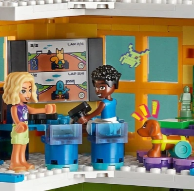 Блочный конструктор LEGO Friends Хартлейк-Сіті. Громадський центр (41748) original4 Блочный конструктор LEGO Friends Хартлейк-Сіті. Громадський центр (41748) original4