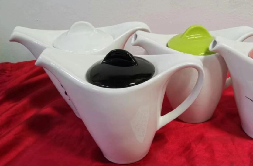 Заварник LED ARROW / 0.9 л/ цвет.крышка в ас-ти (B050166) Заварник LED ARROW / 0.9 л/ цвет.крышка в ас-ти (B050166)