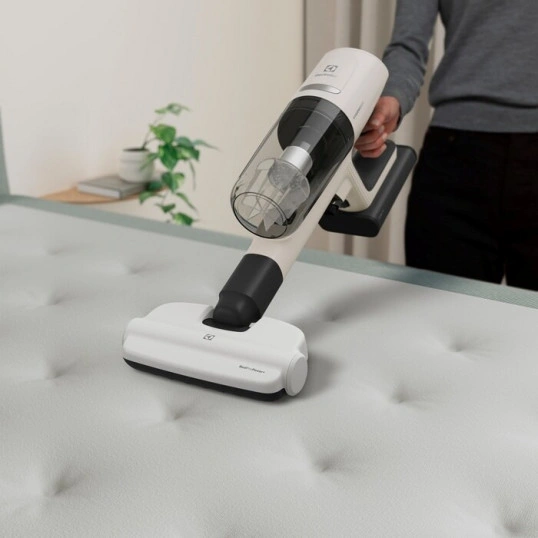 Пылесос аккумуляторный Electrolux Ultimate 800 Cordless Cleaner EP81HB25SH original14 Пылесос аккумуляторный Electrolux Ultimate 800 Cordless Cleaner EP81HB25SH original14