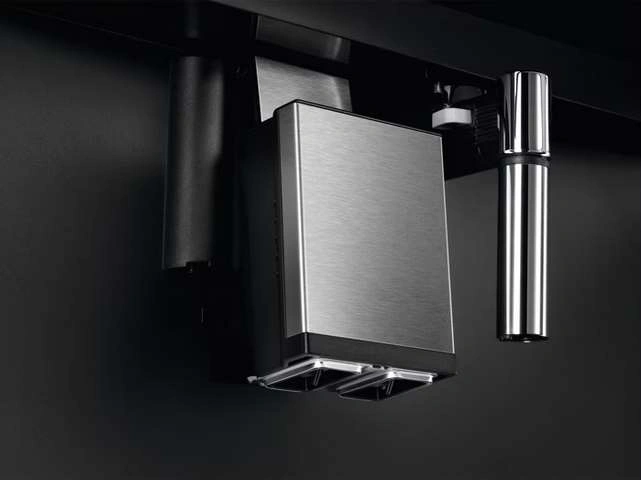 Кофемашина автоматическая Electrolux EBC85X original3 Кофемашина автоматическая Electrolux EBC85X original3