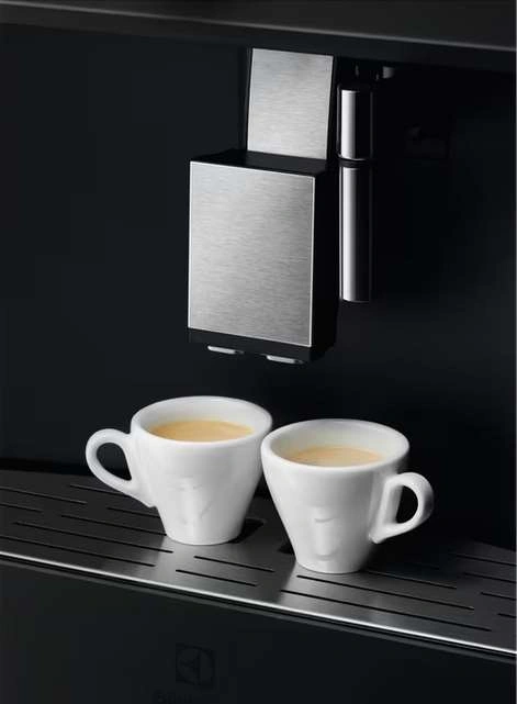 Кофемашина автоматическая Electrolux EBC85X original5 Кофемашина автоматическая Electrolux EBC85X original5