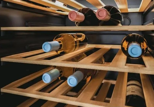 Винный шкаф Candy CWC154EEL/N original6 Винный шкаф Candy CWC154EEL/N original6