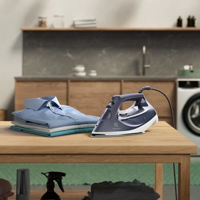 Утюг Electrolux E6SI1-2MN original6 Утюг Electrolux E6SI1-2MN original6