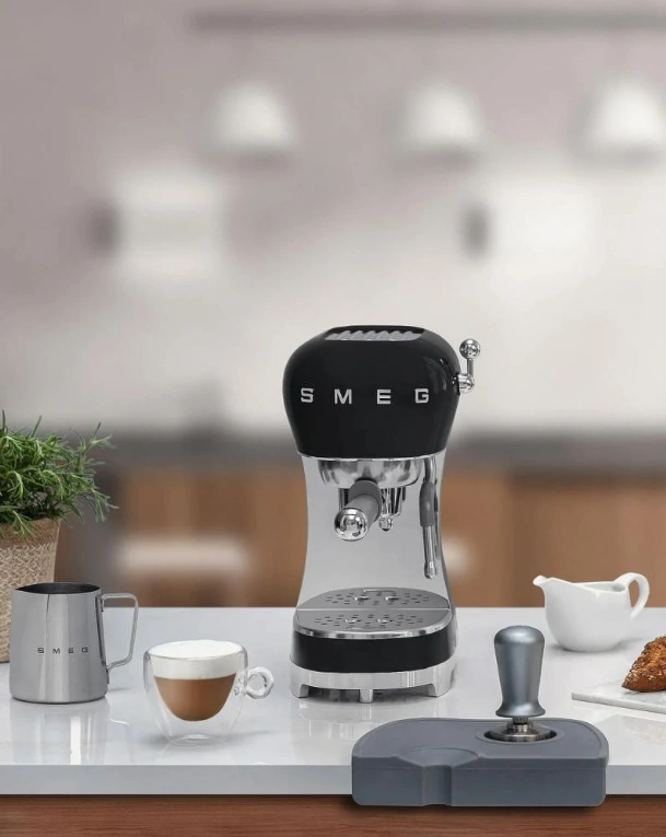 Рожковая кофеварка эспрессо SMEG ECF02BLEU original6 Рожковая кофеварка эспрессо SMEG ECF02BLEU original6